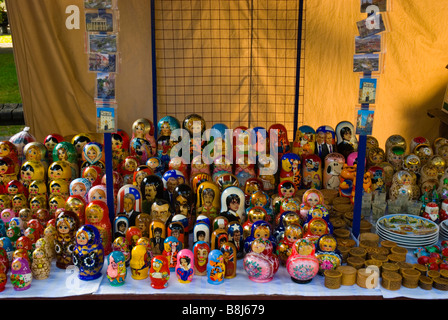 Russische Puppen zum Verkauf entlang Pilies Gatve Straße in Vilnius Litauen Europa Stockfoto