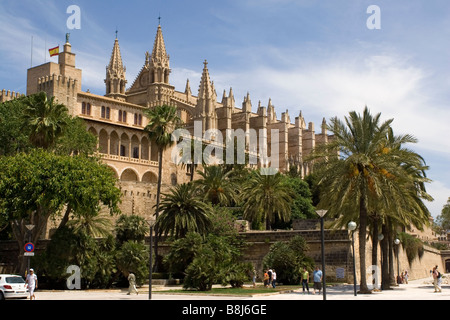 La Seu die Kathedrale, das sich in der historischen Altstadt von Palma. Es ist vor allem Gothic mit jüngsten Arbeiten von Gaudi. Stockfoto