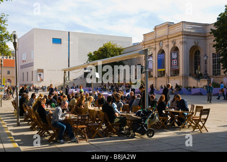 Restaurant-Terrasse am Museen Quartier Bezirk in Wien Österreich Europa Stockfoto