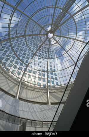 Docklands light Railway Station Dach und Canary Wharf in London Docklands England UK Gebäude Stockfoto