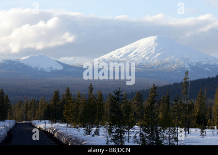 Blick über die winterliche Landschaft des Mount Hood in Oregon in den Vereinigten Staaten Stockfoto