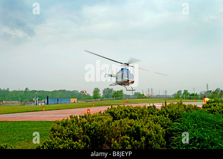 Helikopter-Fahrt über die Wasserfälle auf Niagara in Kanada ab Hubschrauberlandeplatz Stockfoto