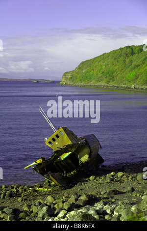 Ruinierte fischtrawler am Ufer des Loch. diabaig Lower diabaig, Wester Ross, Highlands, Schottland Stockfoto