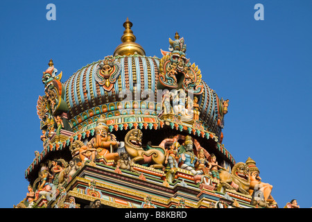 Indien Tamil Nadu Madurai Perumal Kovil Tempel Gopuram Wahrzeichen goldene Kappe Stockfoto