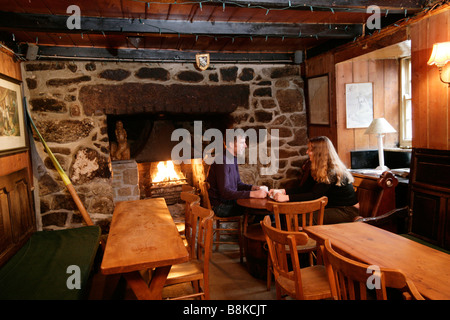 Paar im pub Stockfoto