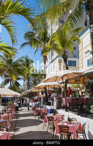 Restaurant am Ocean Drive im Art-Deco-District, South Beach, Miami Beach, Gold Coast, Florida, USA Stockfoto