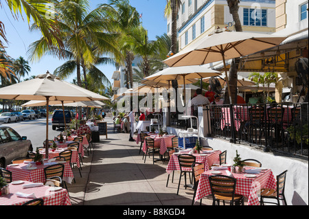 Restaurant am Ocean Drive im Art-Deco-District, South Beach, Miami Beach, Gold Coast, Florida, USA Stockfoto