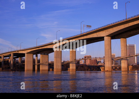 Robert E. Lee Brücke in Richmond, Virginia. Ansicht von Belle Isle. Stockfoto