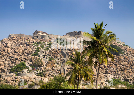 Indien-Tamil Nadu Gingee Fort Krishnagiri Bergfestung Stockfoto