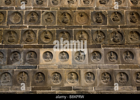 Fan-Pagode, Kaifeng, China: viele der 108 Symbole Buddha nach Zerstörung während der Kulturrevolution ersetzt werden musste Stockfoto