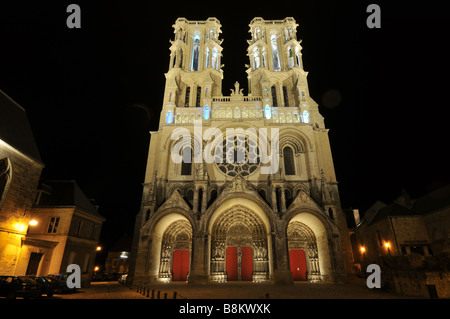 Laon Kathedrale nachts Frankreich Stockfoto