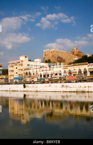 Indien Tamil Nadu Tiruchirappalli Fort Felsentempel oben Teppakulam Tank Panorama Stockfoto