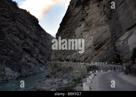 Eine Panoramastraße in Kinnaur Tal von Himachal Pradesh in Nordindien Stockfoto