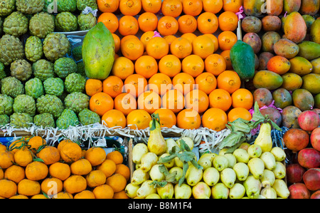 frisches Obst auf dem Markt Stockfoto