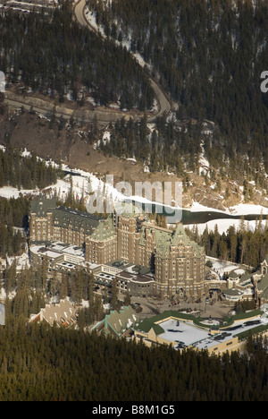 Fairmont Banff Springs aus dem Banff Gondola und Scenic Overlook, Banff Nationalpark, Alberta, Kanada. Stockfoto