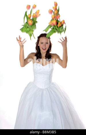 Braut Hochzeit Kleid Brautstrauß werfen Stockfoto