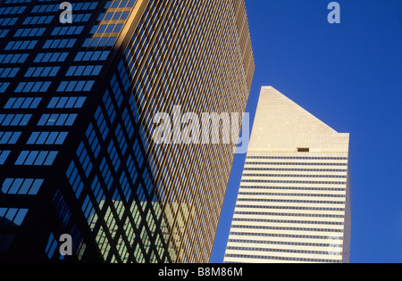 Citigroup Center Building (Citicorp Center) und Seagram Building New York City Midtown Manhattan Wolkenkratzer. USA. Bürogebäude aus der Mitte des Jahrhunderts Stockfoto