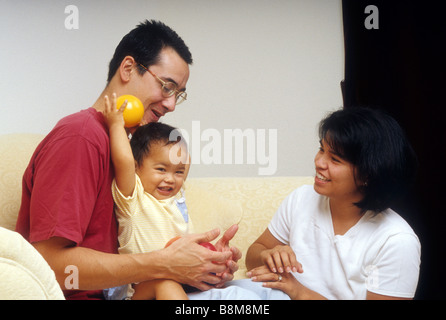 Asiatisch-amerikanischen Familie in der Freizeit Stockfoto