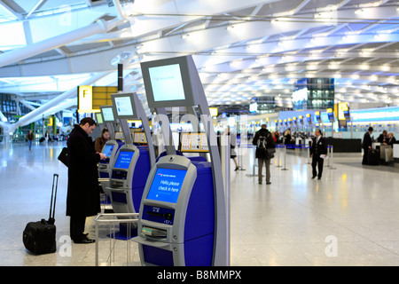 Vereinigte Königreich West London Heathrow Airport Terminal 5 die Abflughalle Stockfoto