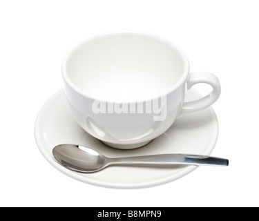 Leere weiße Tasse und Untertasse mit Löffel auf weißen Ausschnitt Stockfoto