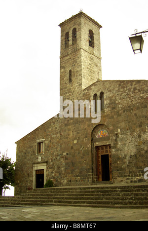 Pfarrei Kirche St Peter Radicofani im südlichsten Teil der Val d ' Orcia Stockfoto