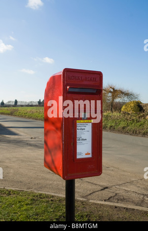 Briefkasten im Land Stockfoto