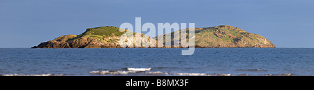 Unbewohnte vulkanische Felsen in den Firth of Forth, in der Nähe von North Berwick, East Lothian, Schottland, Vereinigtes Königreich, bekannt als Lamm-Insel Stockfoto