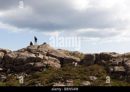 Zwei Frauen Wanderer auf Bealach Na Ba Applecross Schottland United Kingdon Nordwesteuropa Stockfoto