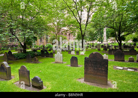 Die Dreifaltigkeit Kirche Friedhof am Broadway Stockfoto