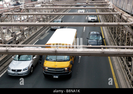 Verkehr auf der Brooklynbridge Stockfoto