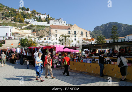 Spanischen Markt am Markttag in der weißen Stadt von Frigiliana Andalusien Südspanien Stockfoto