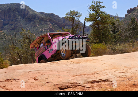 Pinke Jeep-Touren im Wildnisgebiet in der Nähe von Sedona AZ Stockfoto