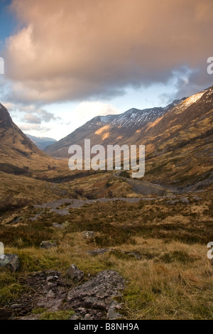 Die schneebedeckten Berge von Glencoe, Scotland UK Stockfoto