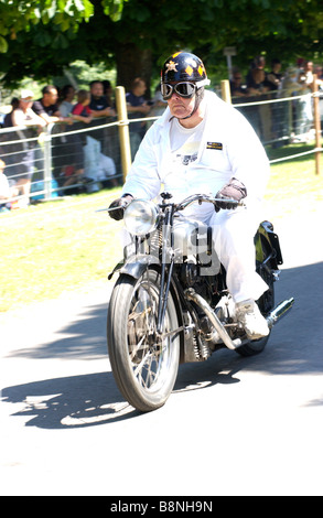 Klassische Benelli 250 Fahrrad im Motorrad Weltereignis, Beaulieu, Hampshire Stockfoto