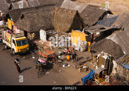 Tamil Nadu Chennai in Indien am Straßenrand Shanty vorübergehende Unterbringung im Stadtzentrum Stockfoto