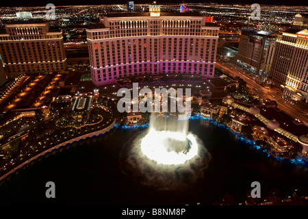 Tanzende Fontänen des Bellagio - Nachtaufnahme - Las Vegas Bellagio Hotel Casino - Strip Stockfoto