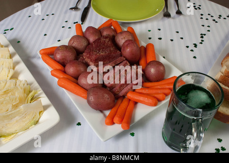 Corned Beef und Kohl Stockfoto