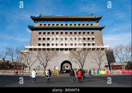 Kunstvollen traditionellen chinesischen Zhengyangmen Tor in der Nähe von Tiananmen-Platz im Zentrum Peking 2009 Stockfoto