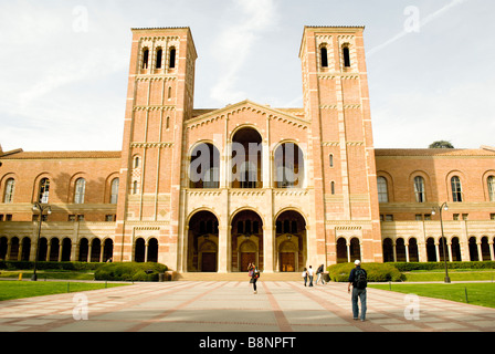 Royce Hall, UCLA an einem sonnigen Tag Stockfoto