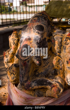 Indien-Tamil Nadu Mamallapuram Perumai Tank Tempel Pool Gottheit Abbildung von Ganesh in kleinen Schrein Stockfoto