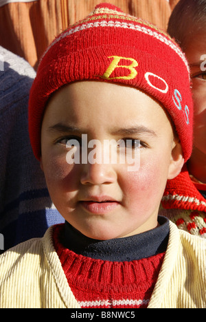 Porträt eines uigurische Mädchen, Tashkurgan Tajik autonome Grafschaft, Kashgar Präfektur, Uigurischen Autonomen Gebiet Xinjiang, China Stockfoto
