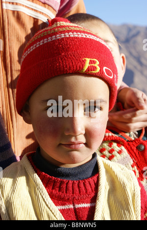 Porträt eines uigurische Mädchen, Tashkurgan Tajik autonome Grafschaft, Kashgar Präfektur, Uigurischen Autonomen Gebiet Xinjiang, China Stockfoto