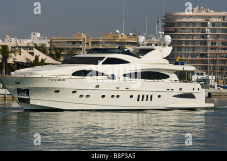 Großen Luxus teuren Motoryacht Yacht Boot in Santa Pola Hafen Spanien Stockfoto