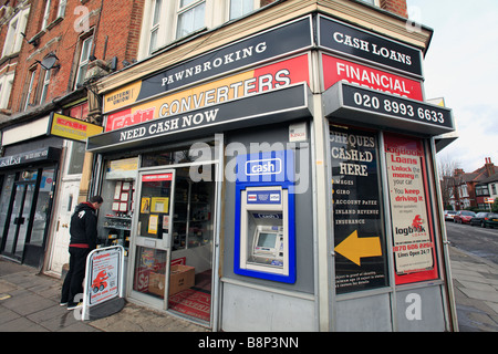 Vereinigtes Königreich West London Acton High Street ein Bargeld-Konverter-Schaufenster Stockfoto