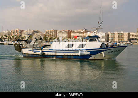 Spanische kommerzielle Fischkutter in den Hafen Santa Pola Spanien Stockfoto