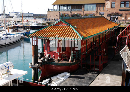 Brighton Pagoda schwimmendes chinesisches Restaurant in Brighton Marina 2009 (nicht mehr da) Stockfoto