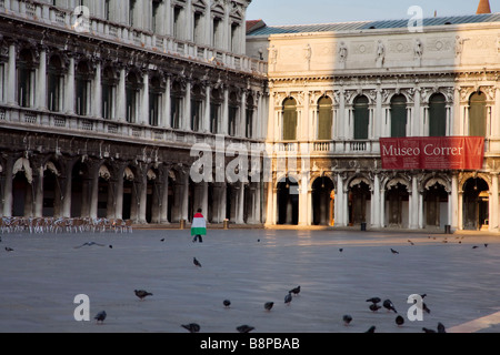 Italien-Fußball-Anhänger zu Fuß nach Hause, nach Spiel, Markusplatz, Venedig, Italien Stockfoto