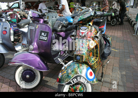 Klassische Vespas auf dem display Stockfoto