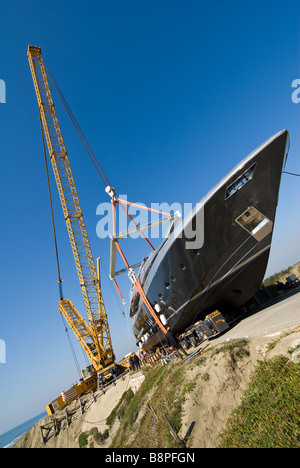 Start der Yacht Rizzardi Tecnema 120 in Sabaudia in Italien Stockfoto