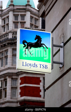 Ein Schild über der Lloyds TSB Branch, Southampton Row, London. Feb 2009 Stockfoto